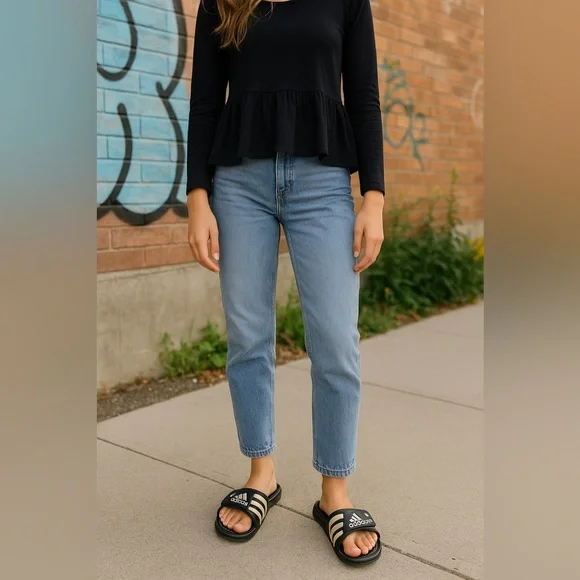 Adidas Sandals - Picture 2 of 14